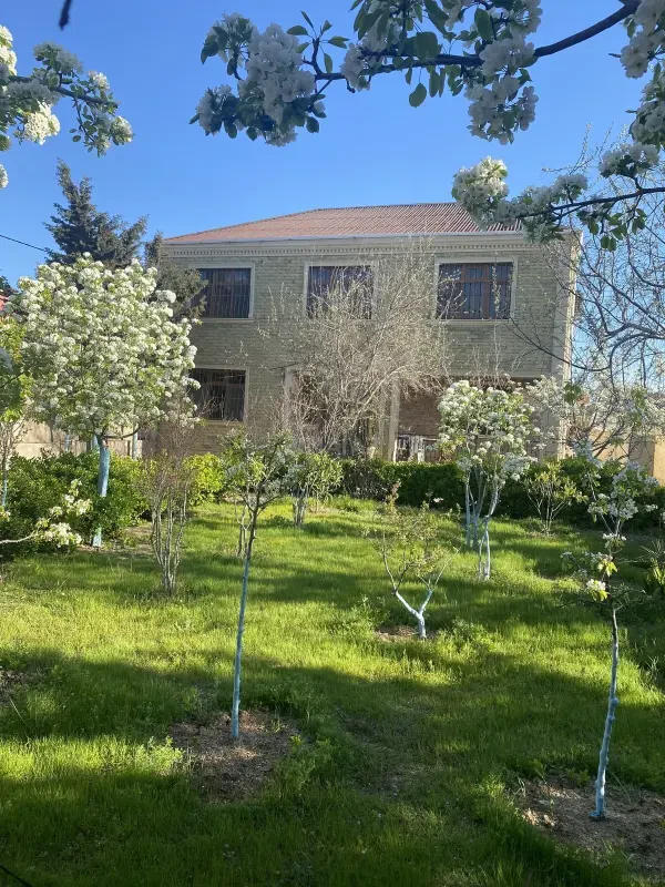 Kirayə verilir 5 otaqlı həyət evi 300 m²
