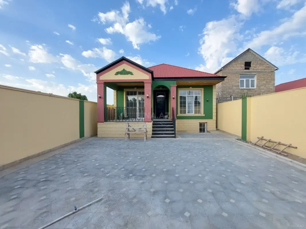 Satılır 4 otaqlı həyət evi 125 m²
