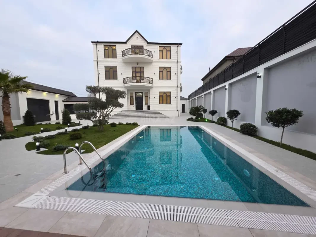 Satılır 8 otaqlı həyət evi 470 m²