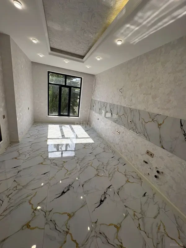 Satılır 7 otaqlı həyət evi 385 m²