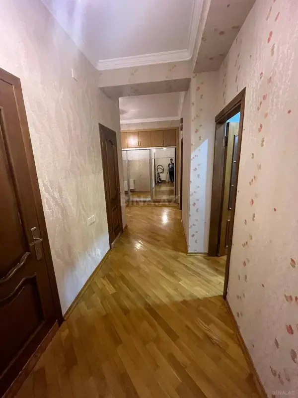 Satılır 2 otaqlı mənzil 96 m²
