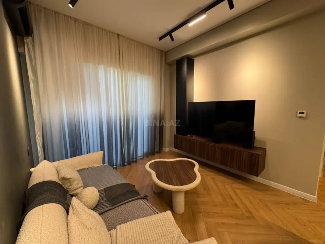 Kirayə verilir 3 otaqlı mənzil 113 m²