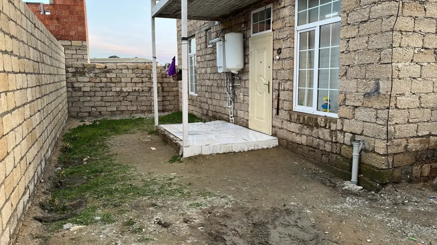 Satılır 5 otaqlı həyət evi 150 m²