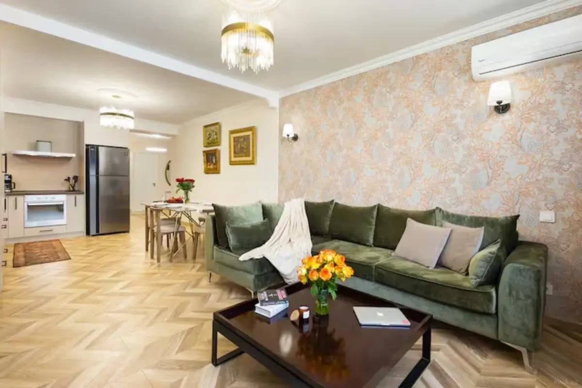Kirayə verilir 2 otaqlı mənzil 84 m²