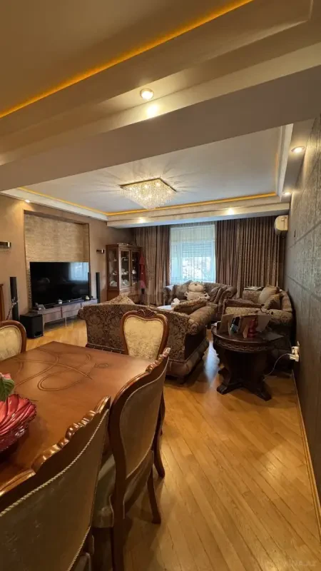 Satılır 3 otaqlı mənzil 125 m²