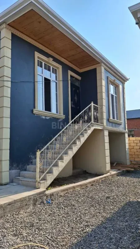 Satılır 3 otaqlı həyət evi 100 m²