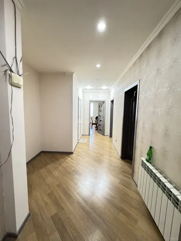 Kirayə verilir 2 otaqlı mənzil 71 m²
