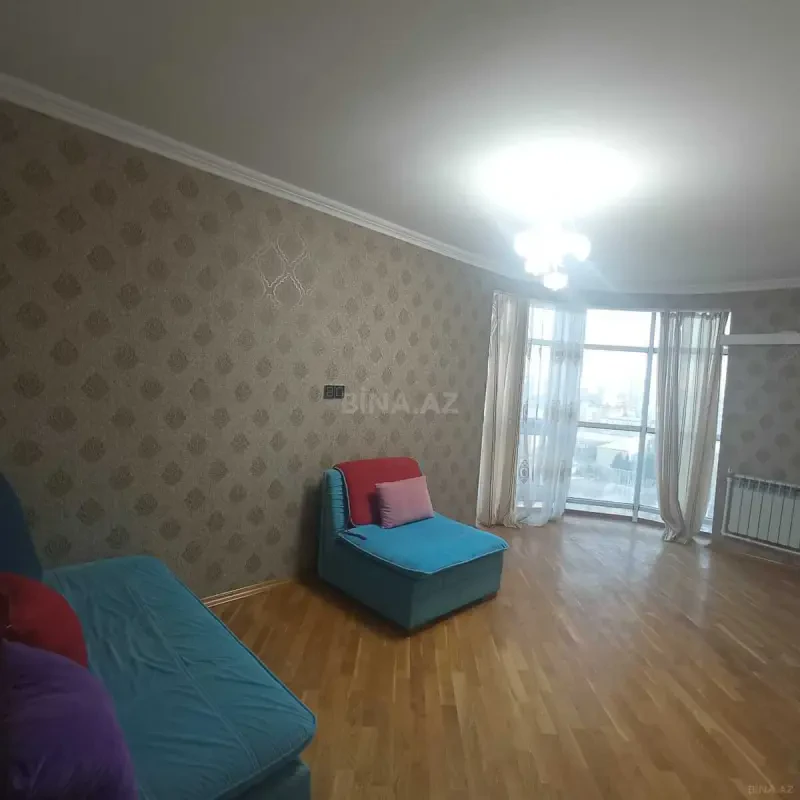 Satılır 3 otaqlı mənzil 115 m²