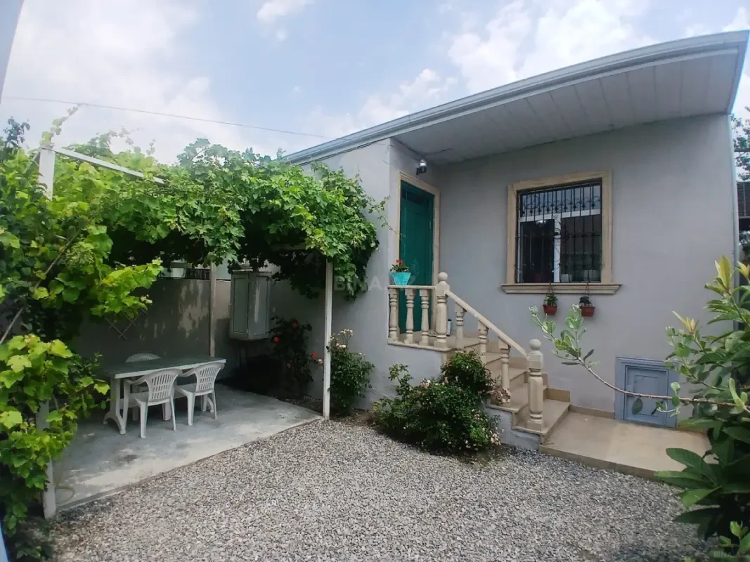 Satılır 3 otaqlı həyət evi 80 m²