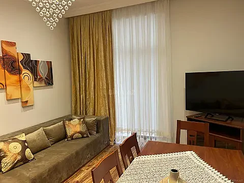 Kirayə verilir 2 otaqlı mənzil 95 m² — Bakı 2 otaq 95.00 m²