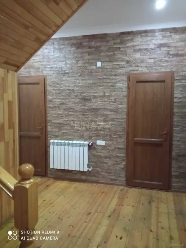 Satılır 5 otaqlı həyət evi 185 m²