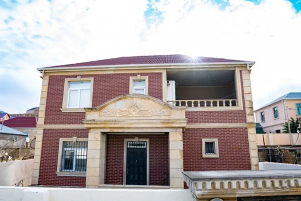 Satılır 6 otaqlı həyət evi 200 m²