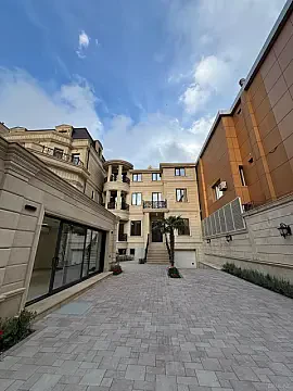 Satılır 10 otaqlı həyət evi 550 m² — Bakı 10 otaq 550.00 m²