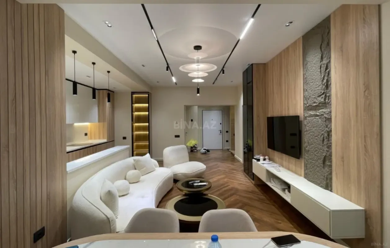 Kirayə verilir 4 otaqlı mənzil 165 m²