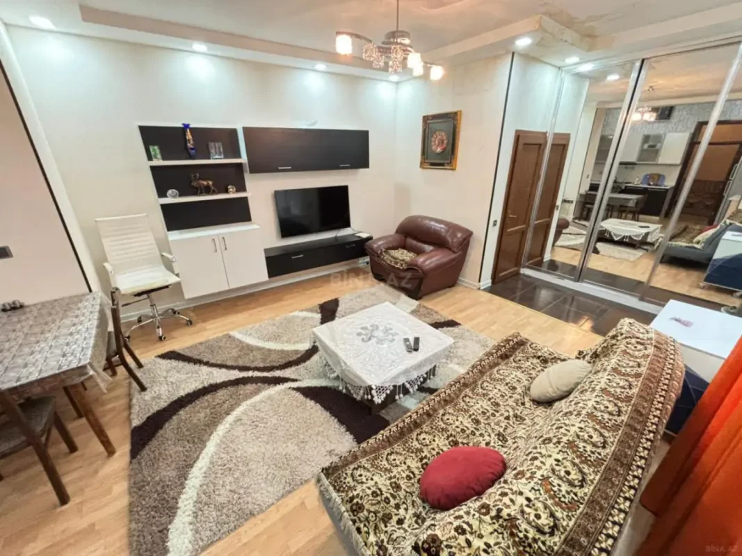 Kirayə verilir 2 otaqlı mənzil 72 m²