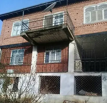 Satılır 6 otaqlı həyət evi 250 m² — Lənkəran 6 otaq 250.00 m²