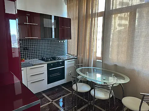 Satılır 3 otaqlı mənzil 120 m² — Bakı 3 otaq 120.00 m²