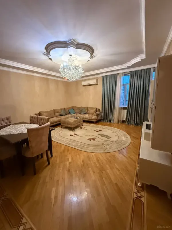Kirayə verilir 3 otaqlı mənzil 114 m²