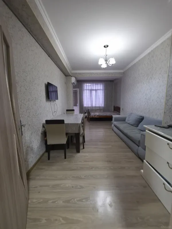 Kirayə verilir 2 otaqlı mənzil 63 m²