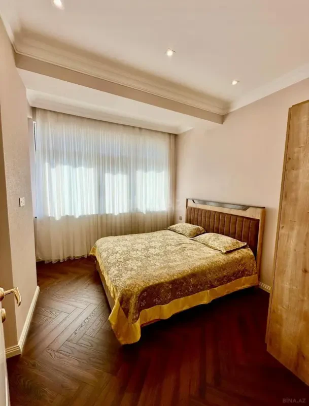 Kirayə verilir 2 otaqlı mənzil 70 m²