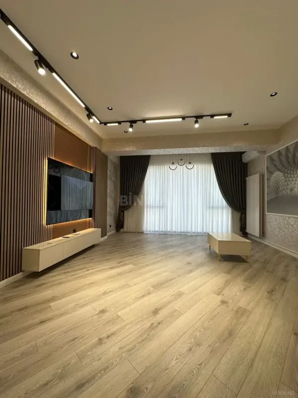 Satılır 3 otaqlı mənzil 108.2 m²