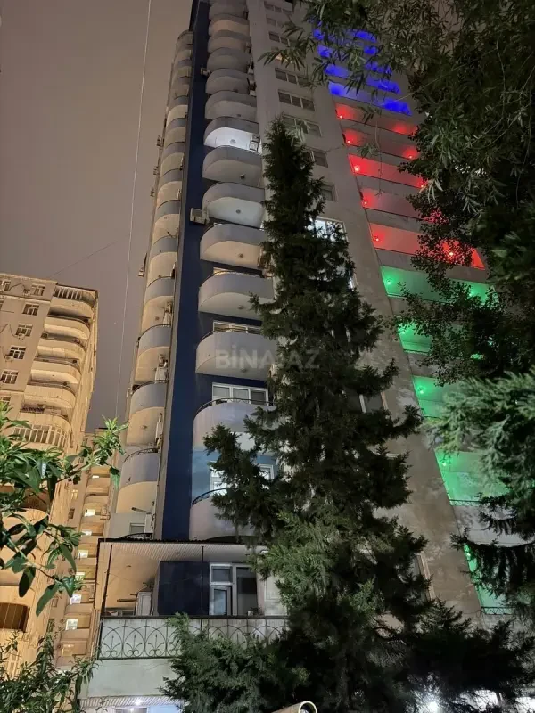 Satılır 3 otaqlı mənzil 150 m²