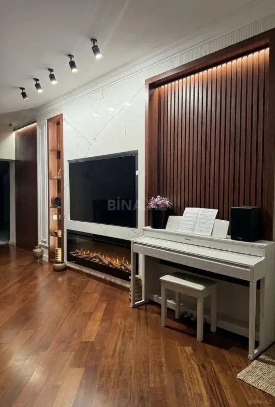 Satılır 4 otaqlı mənzil 192 m²
