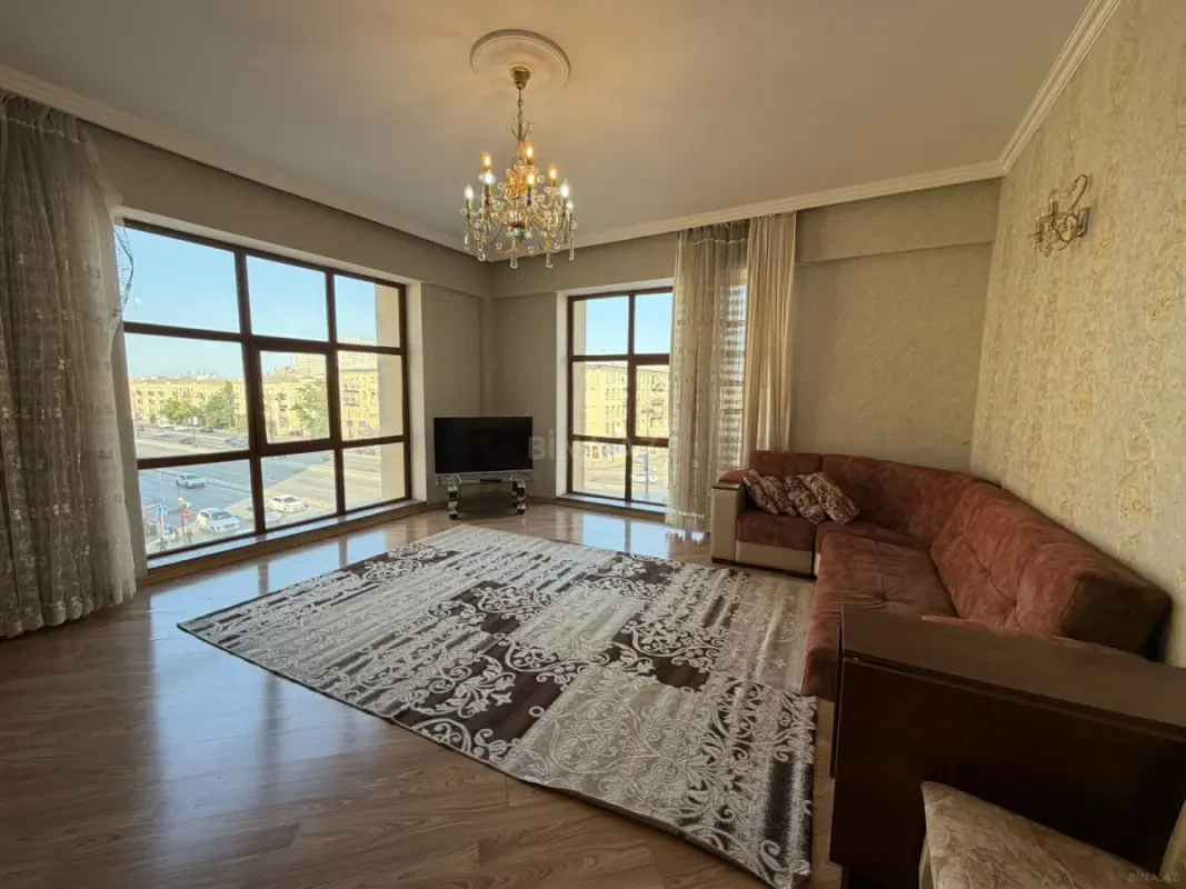 Kirayə verilir 3 otaqlı mənzil 120 m²