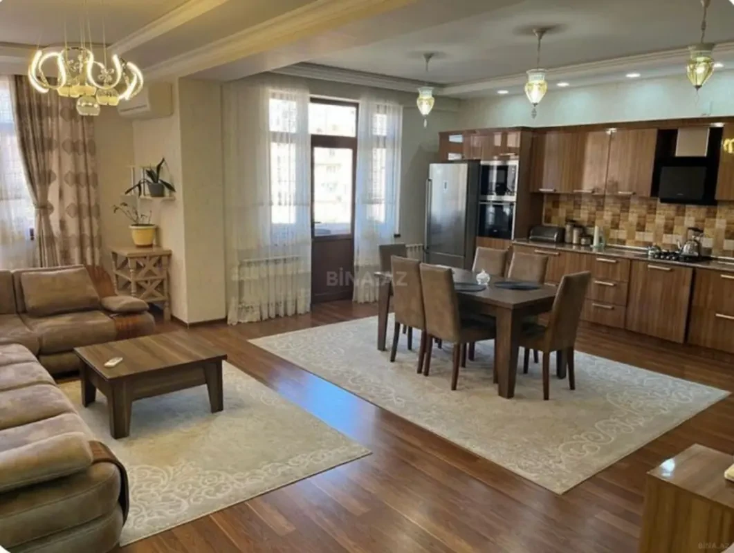 Satılır 3 otaqlı mənzil 120 m²