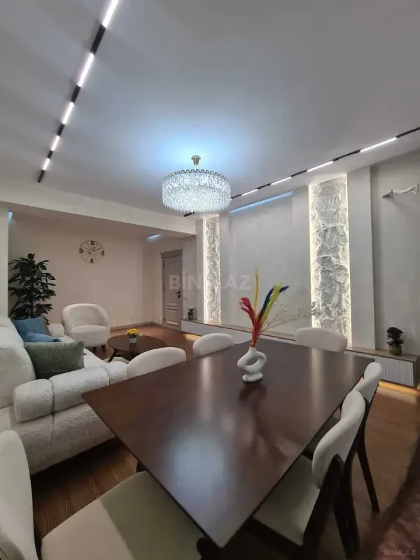 Satılır 3 otaqlı mənzil 101 m²