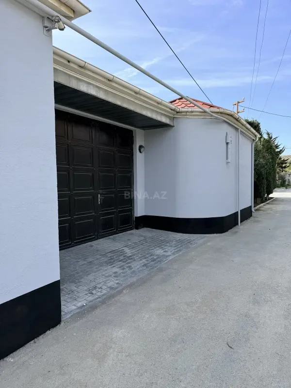 Satılır 5 otaqlı həyət evi 218 m²