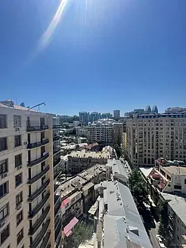Satılır 4 otaqlı mənzil 230 m² — Bakı 4 otaq 230.00 m²