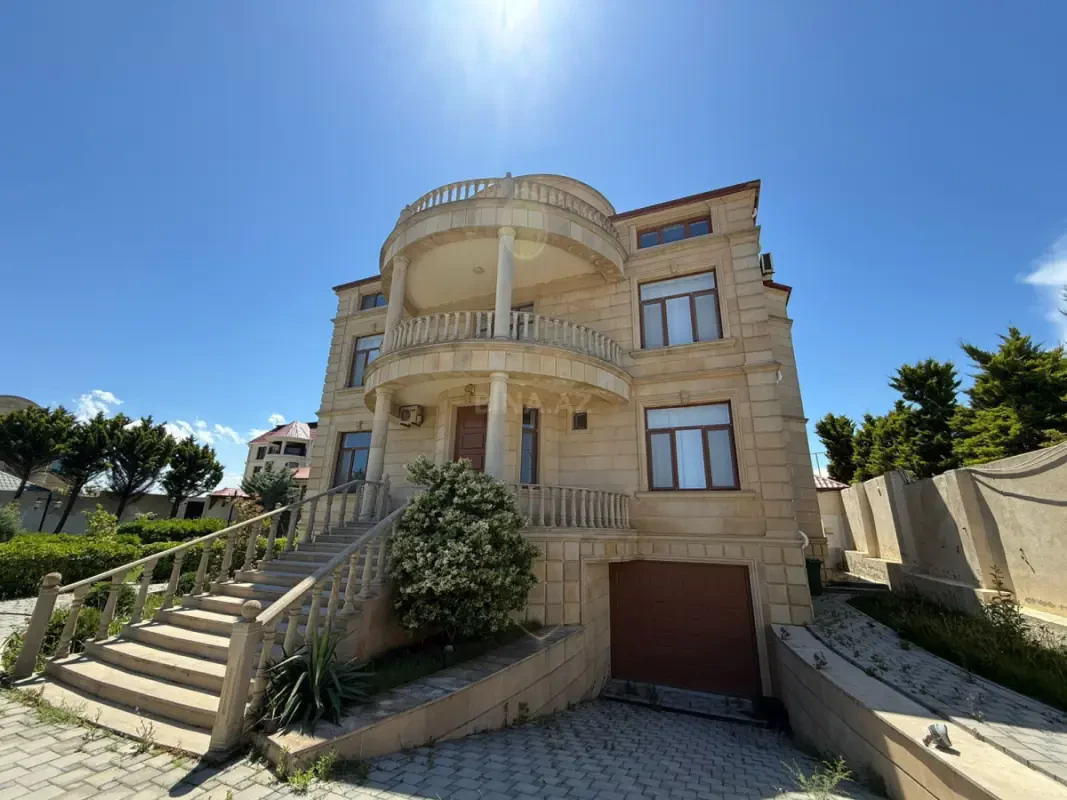Satılır 6 otaqlı həyət evi 450 m²