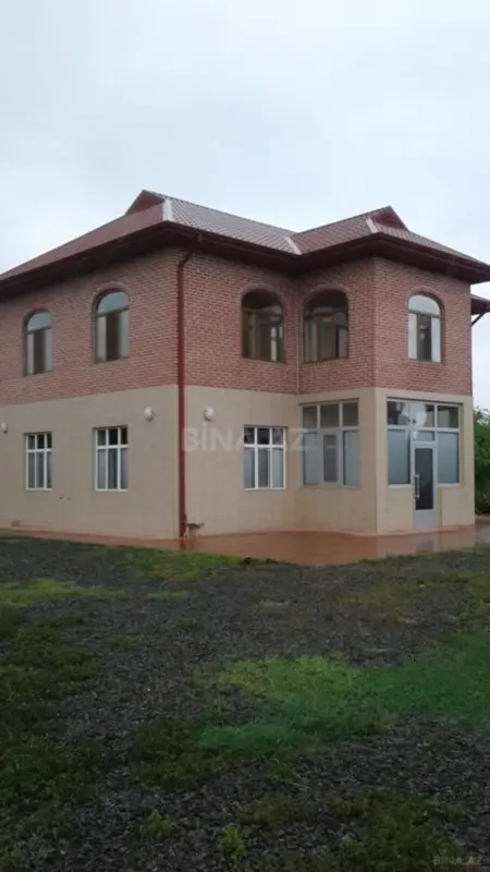 Satılır 5 otaqlı həyət evi 167 m²