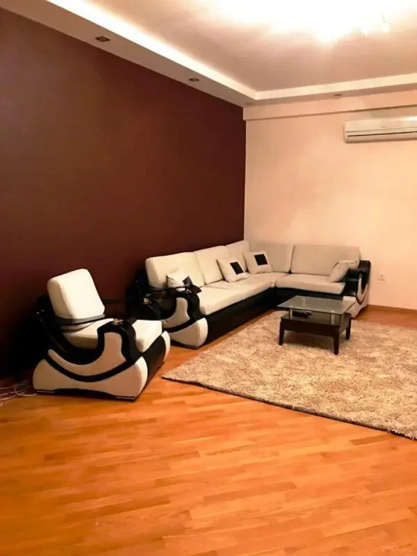 Kirayə verilir 3 otaqlı mənzil 105 m²