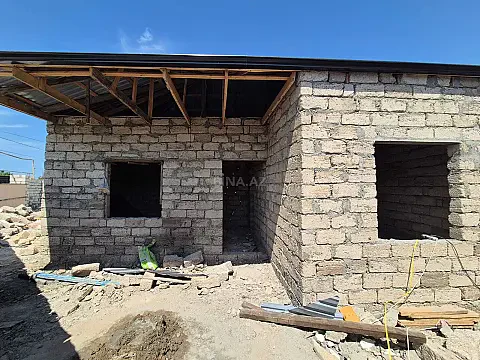 Satılır 2 otaqlı həyət evi 65 m² — Bakı 2 otaq 65.00 m²