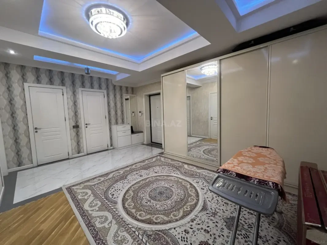Satılır 2 otaqlı mənzil 96 m²