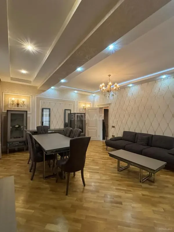 Kirayə verilir 3 otaqlı mənzil 135 m²