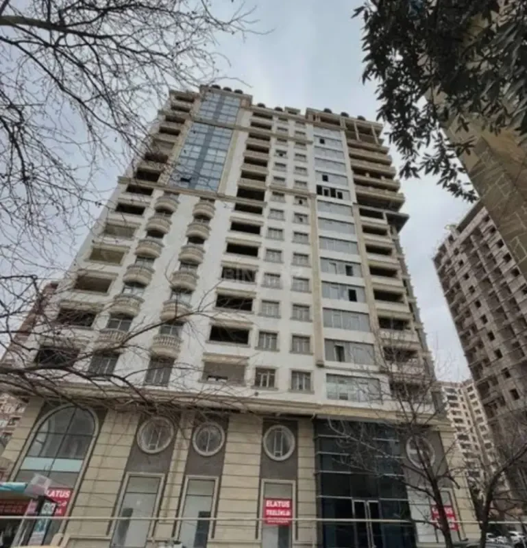 Satılır 3 otaqlı mənzil 148 m²