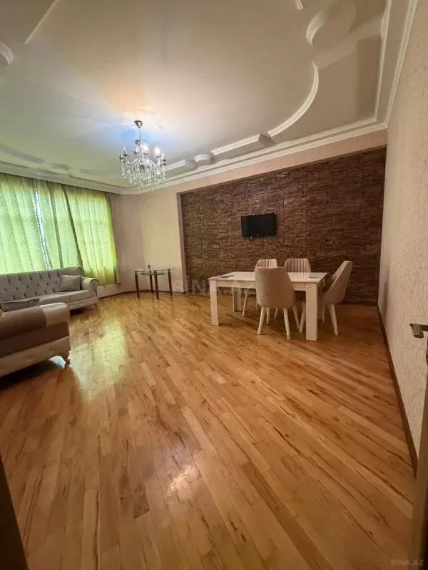 Satılır 2 otaqlı mənzil 93 m²