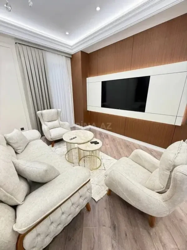 Kirayə verilir 3 otaqlı mənzil 120 m²