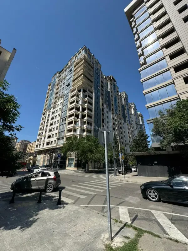 Satılır 2 otaqlı mənzil 75 m²