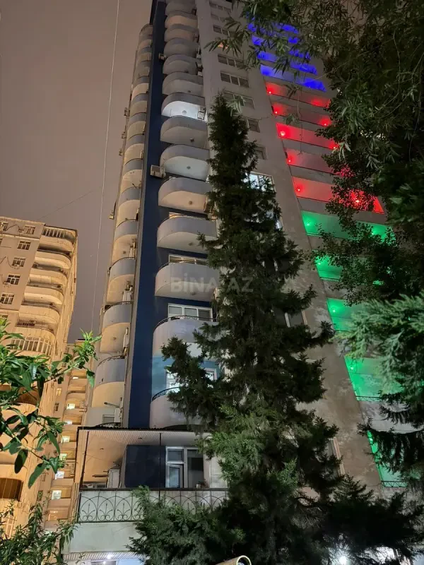 Satılır 3 otaqlı mənzil 160 m²
