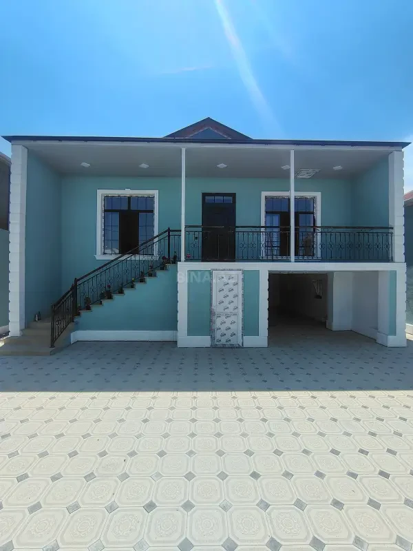 Satılır 4 otaqlı mənzil 150 m²