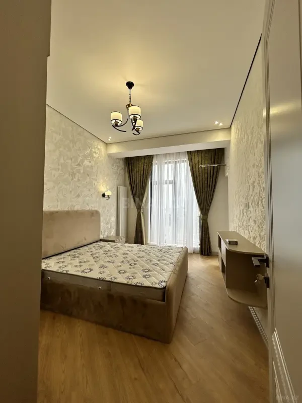 Kirayə verilir 2 otaqlı mənzil 75 m²