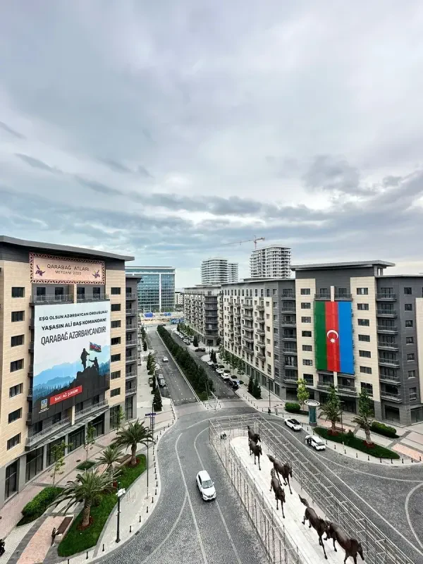 Satılır 3 otaqlı mənzil 150 m²