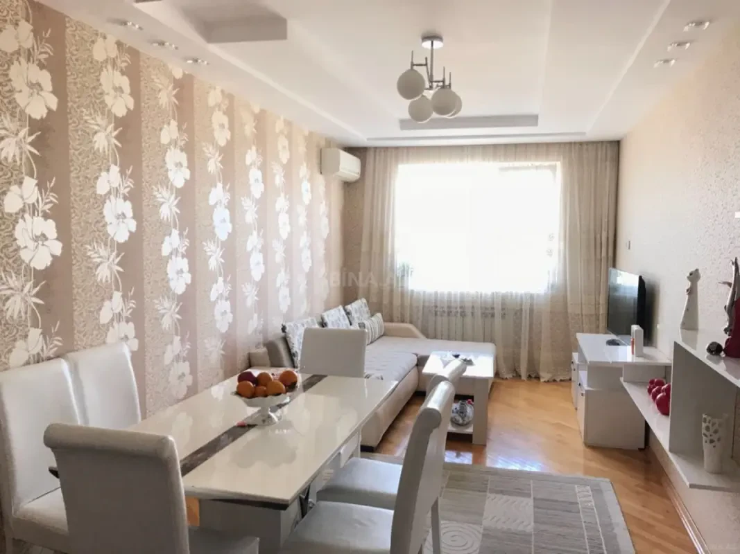 Kirayə verilir 2 otaqlı mənzil 65 m²