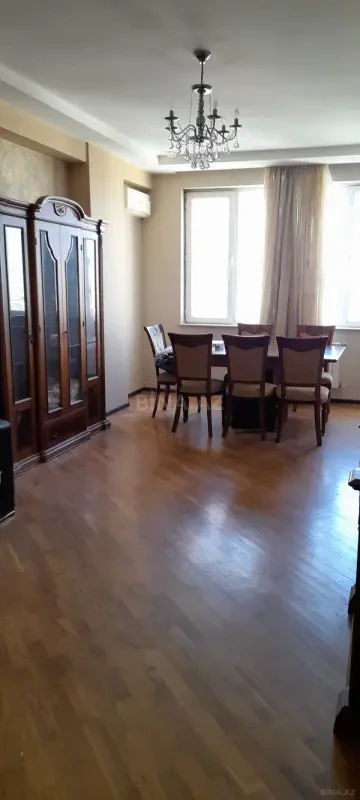 Kirayə verilir 2 otaqlı mənzil 60 m²