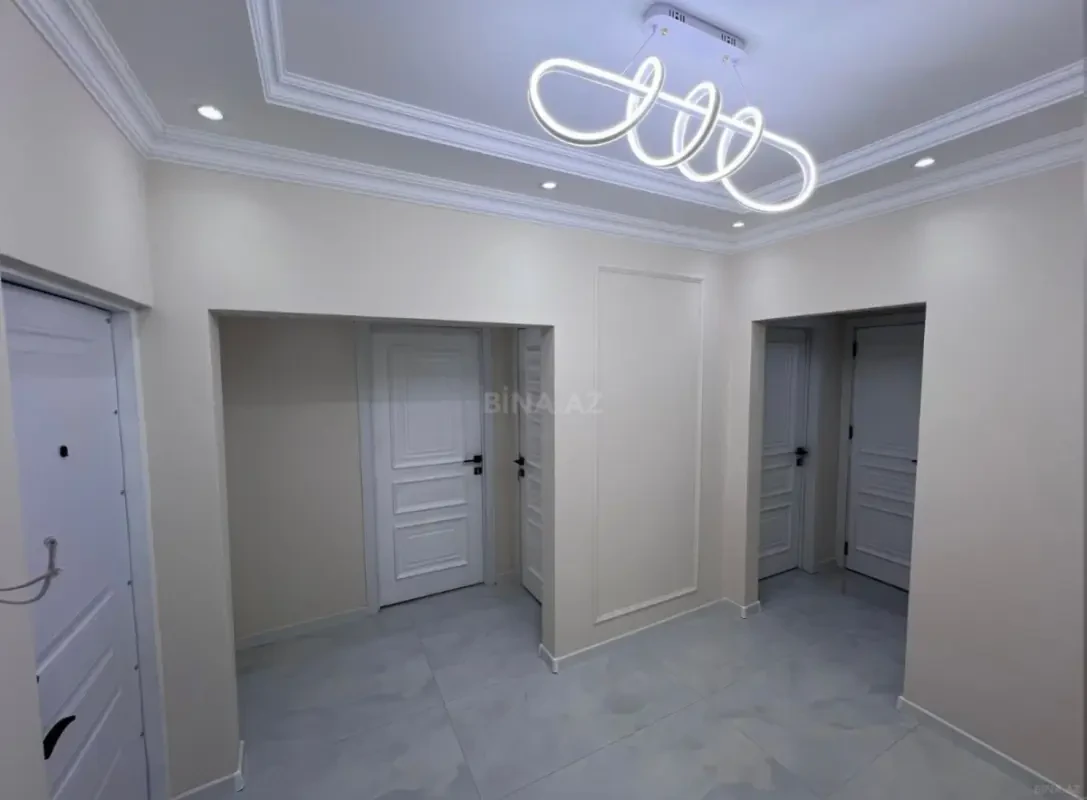 Satılır 4 otaqlı mənzil 110 m²
