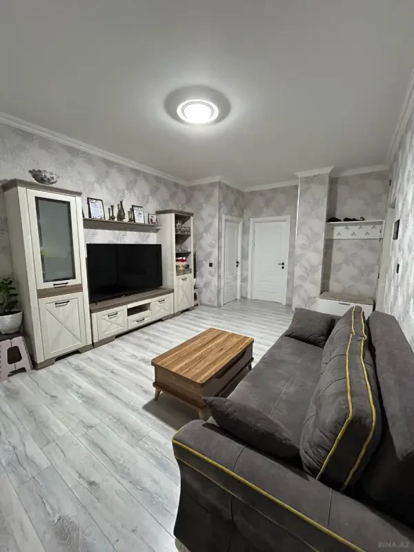 Satılır 4 otaqlı mənzil 125 m²